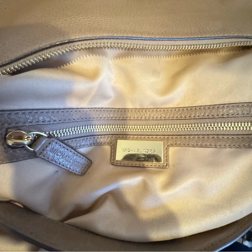 Michael Kors skorpios tan pebbled, leather hobo shoulder bag